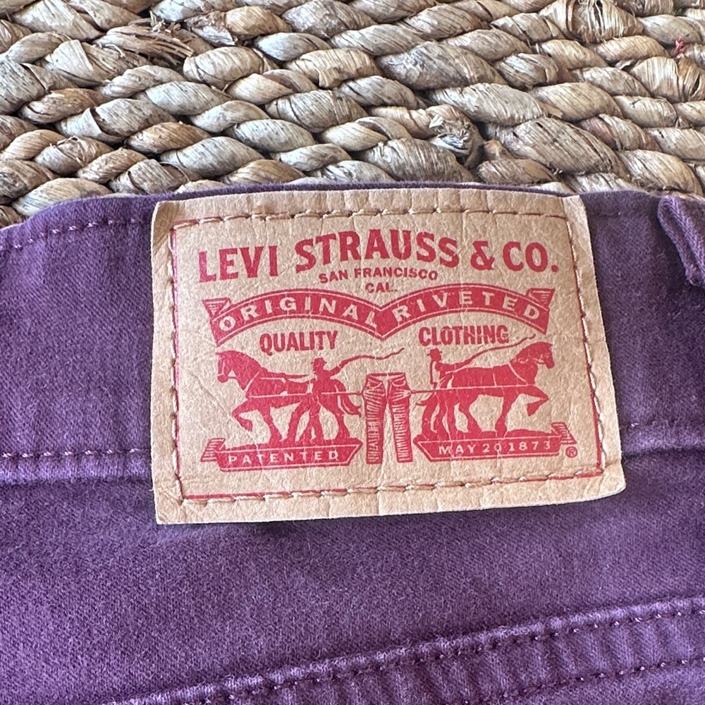 Levi's 721 High Rise Skinny Jeans in Deep Purple - Picture 4 of 10